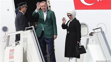 Photos of Turkey’s First Lady with Hermes bag 